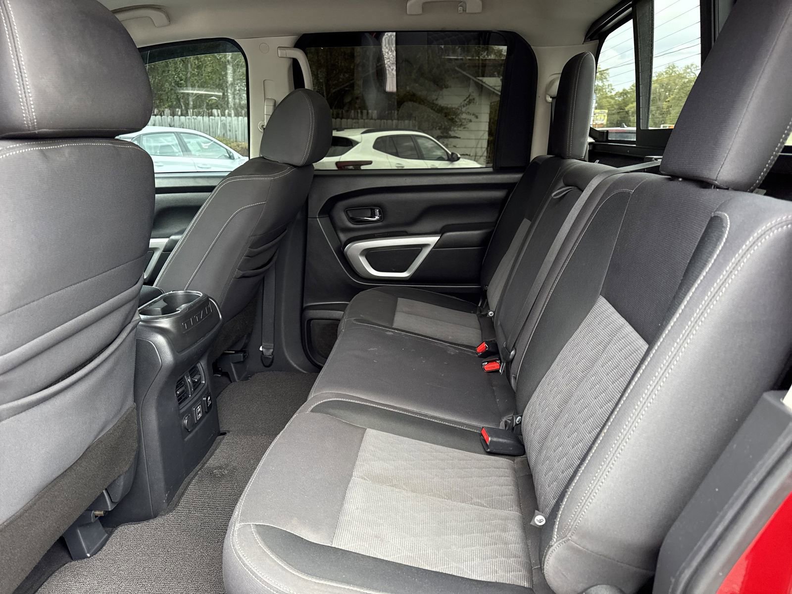 Used 2020 Nissan Titan SV w/ SV Convenience Package image 10