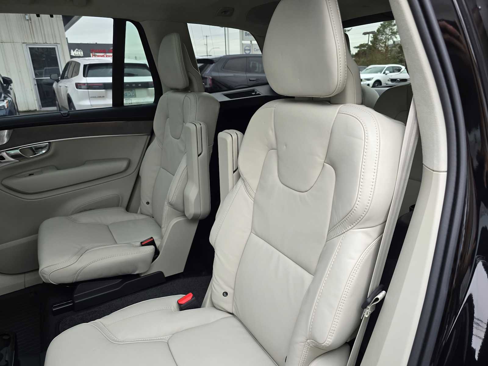 New 2026 Volvo XC90 T8 Ultra w/ Lounge Package image 17