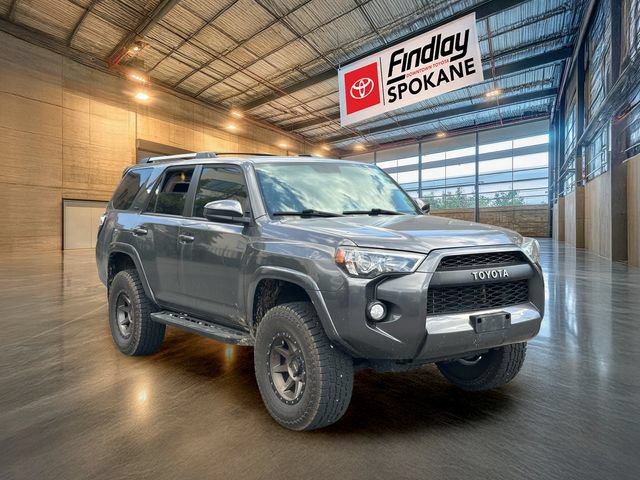 Used 2019 Toyota 4Runner SR5 AWD/4WD image 3