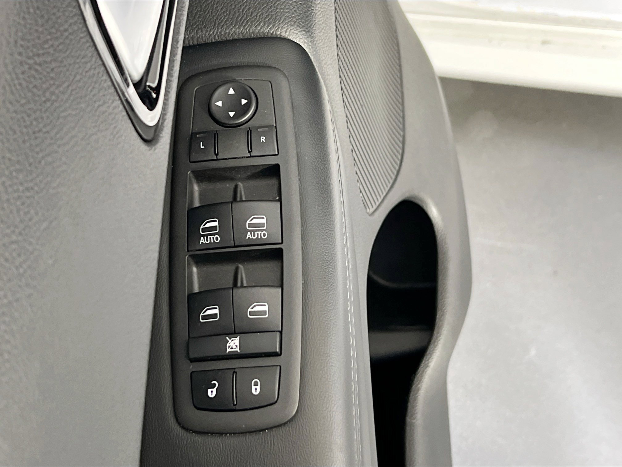 Used 2022 Dodge Durango SXT w/ Blacktop Package image 17