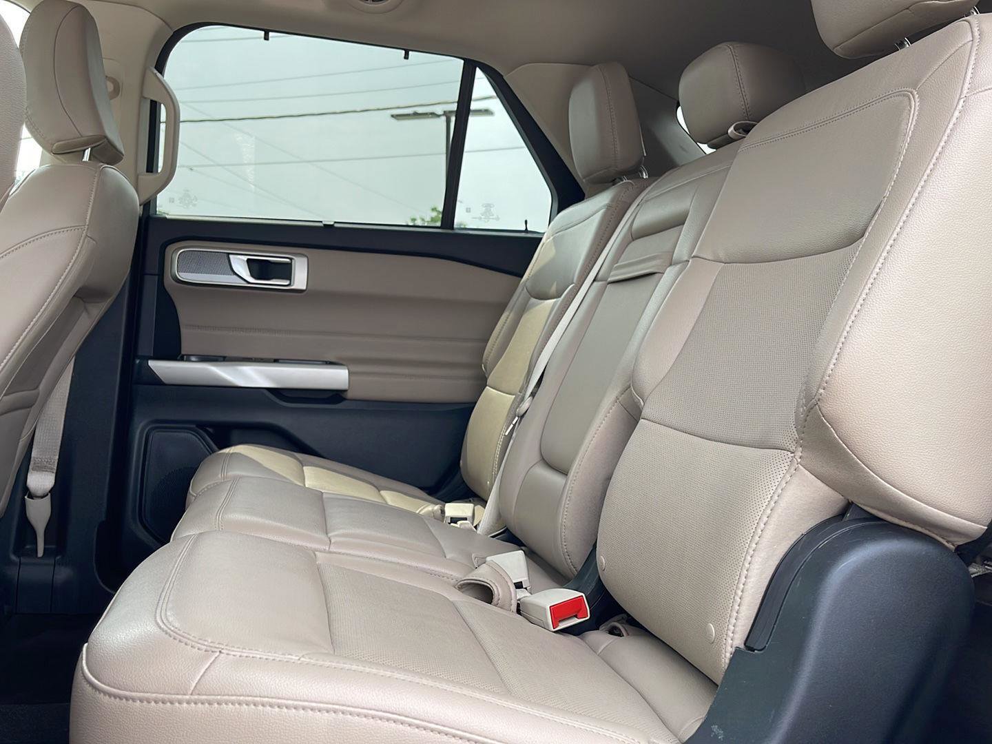 Used 2023 Ford Explorer Limited image 10