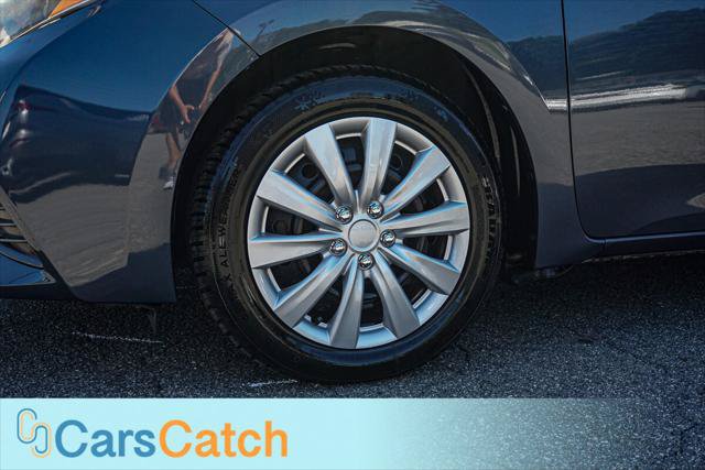 Used 2015 Toyota Corolla LE FWD image 16