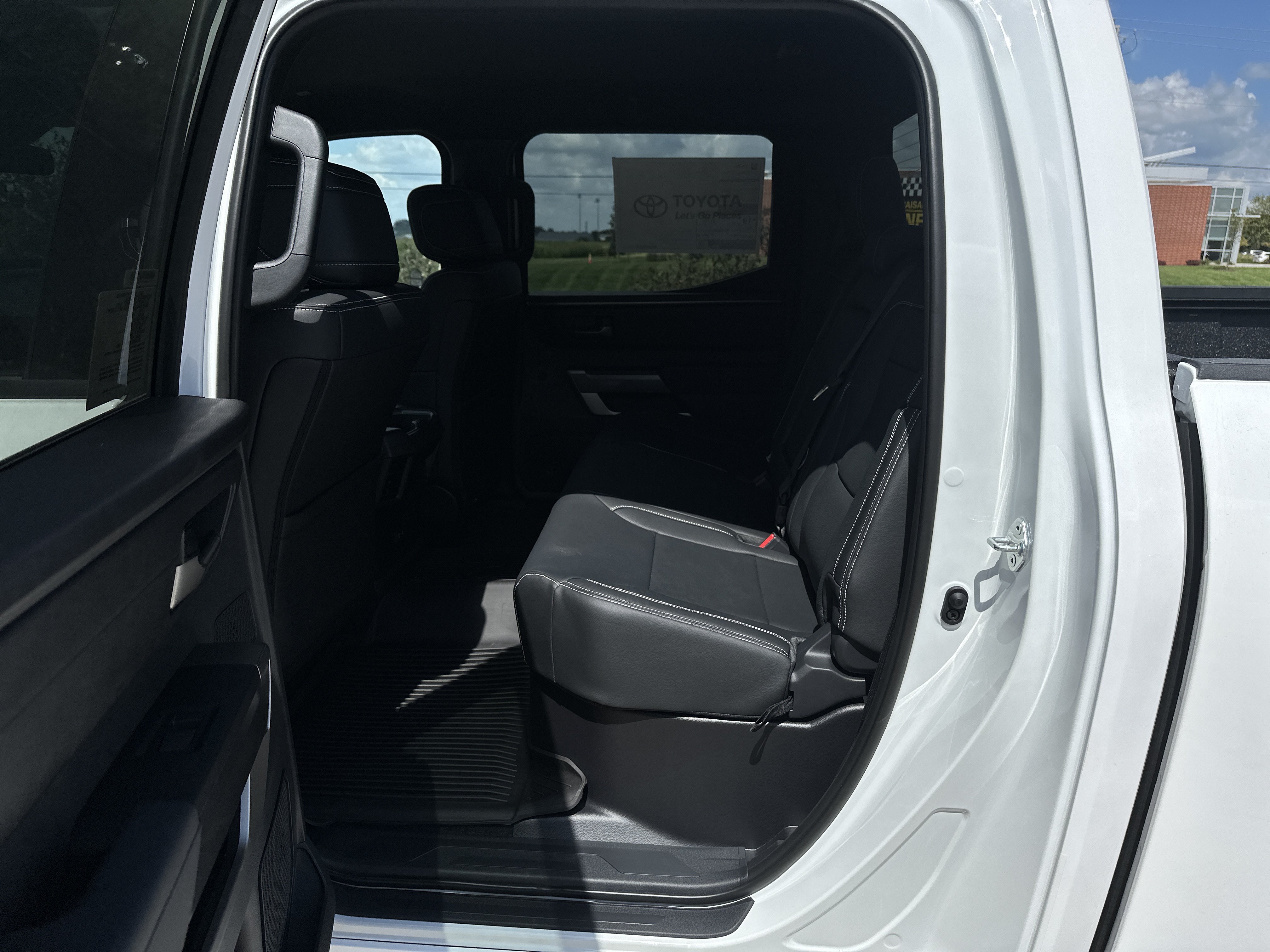 Used 2026 Toyota Tundra SR5 w/ SR5 Premium Package AWD/4WD image 7