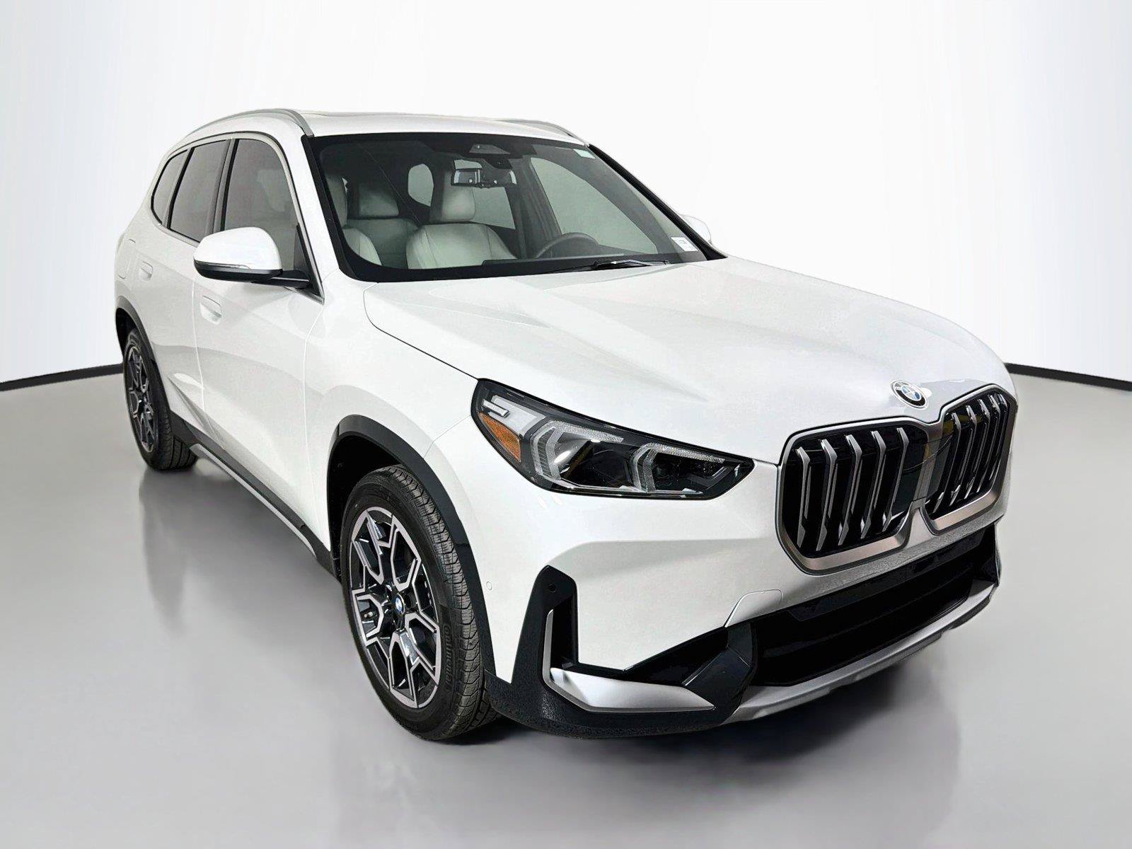 New 2026 BMW X1 xDrive28i w/ Convenience Package AWD/4WD image 3