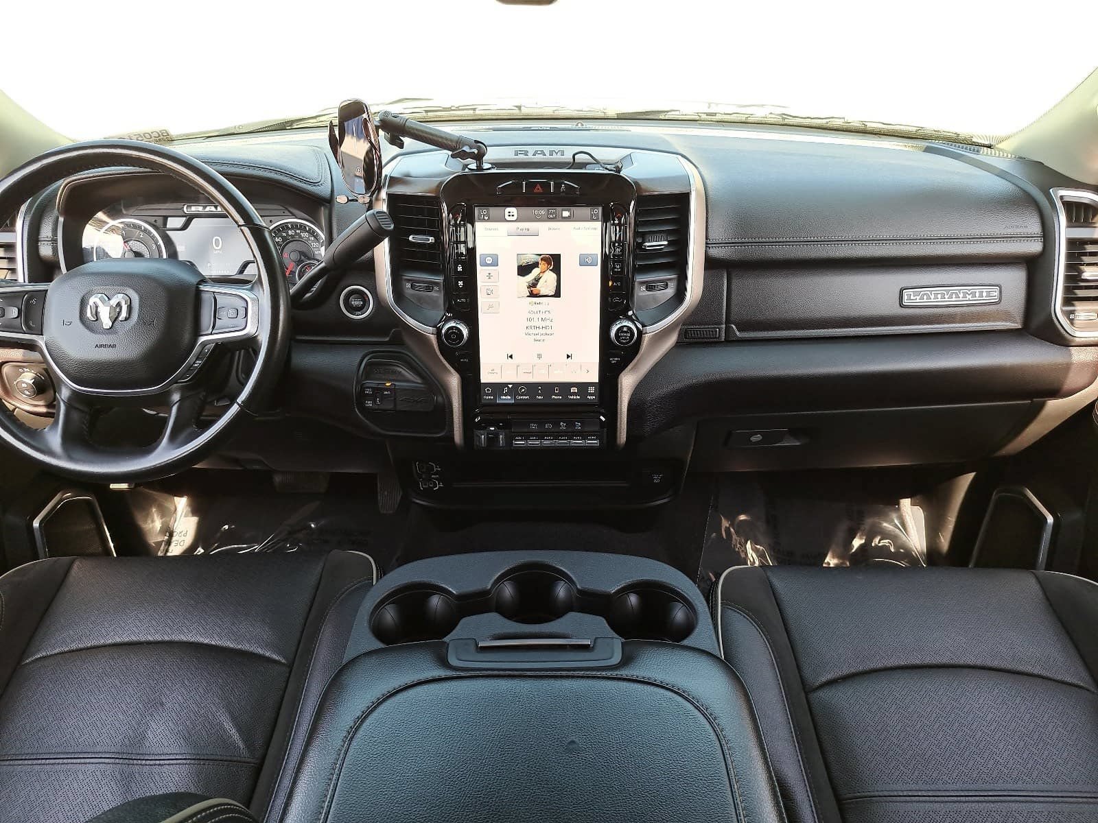 Used 2023 RAM 2500 Laramie AWD/4WD image 9