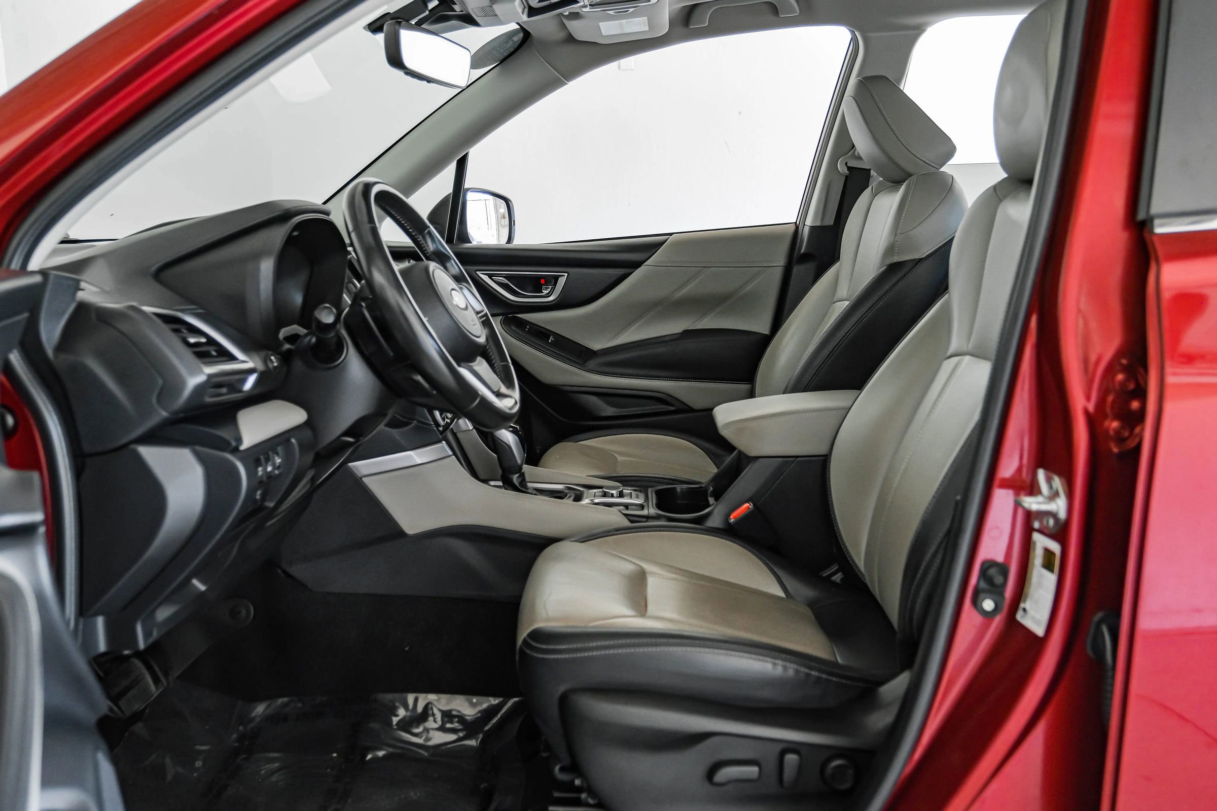 Used 2023 Subaru Forester Limited w/ Popular Package #2 image 3