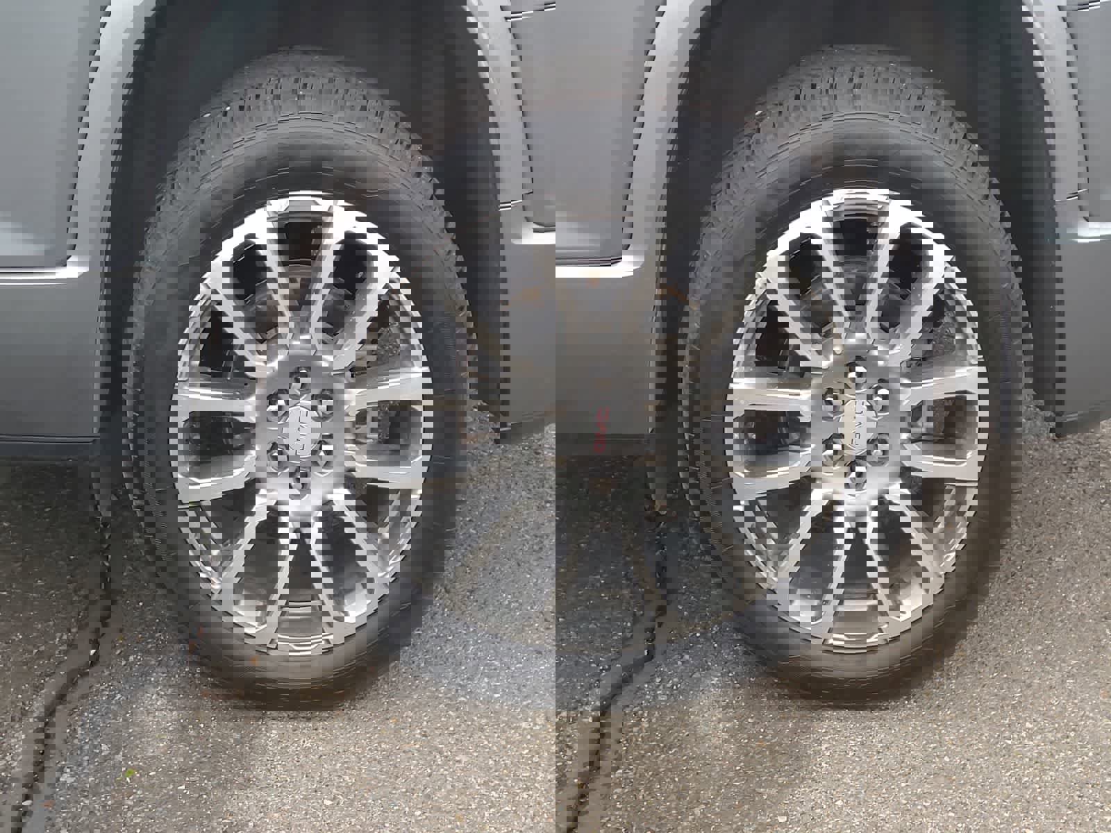 Used 2021 GMC Acadia Denali w/ Denali Technology Package image 16