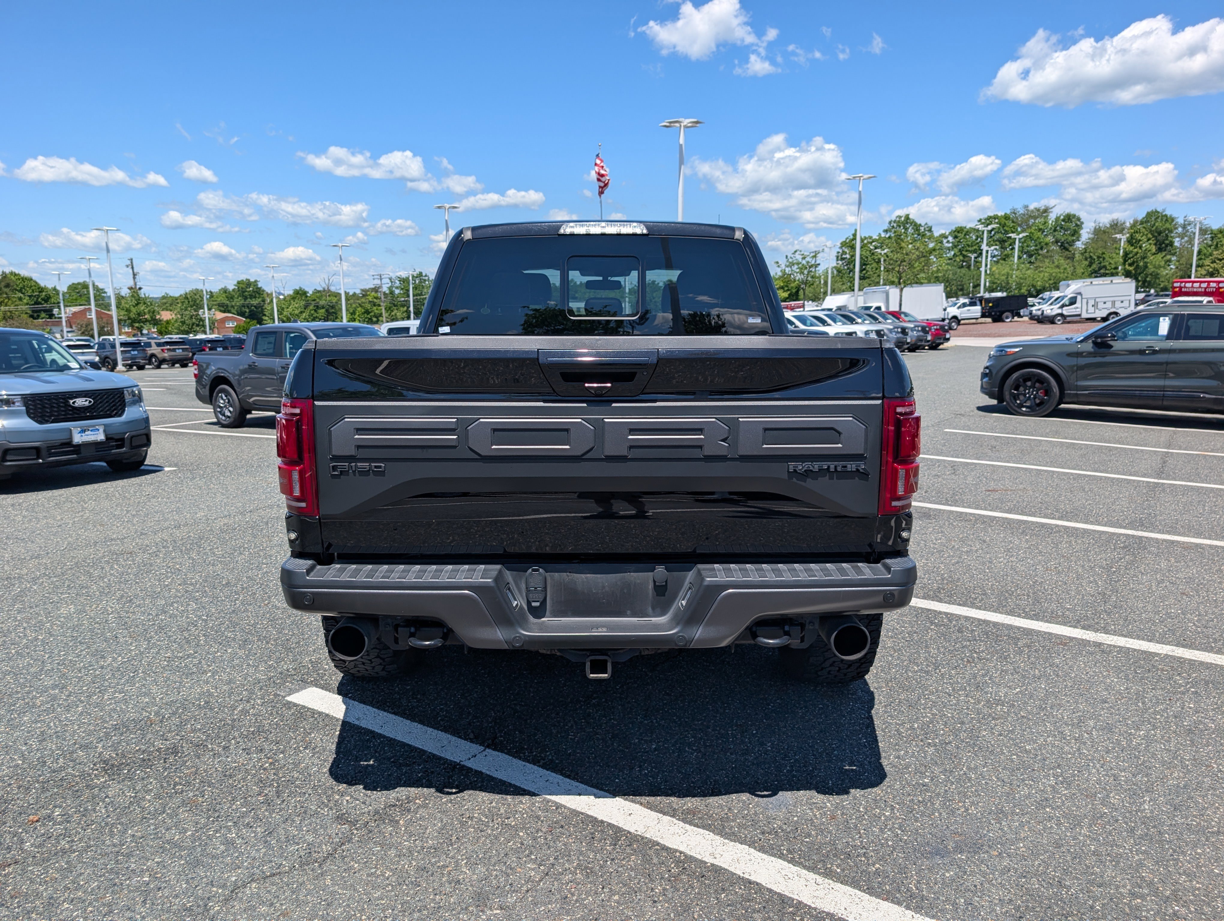Certified 2020 Ford F150 Raptor w/ Equipment Group 802A Luxury AWD/4WD image 4