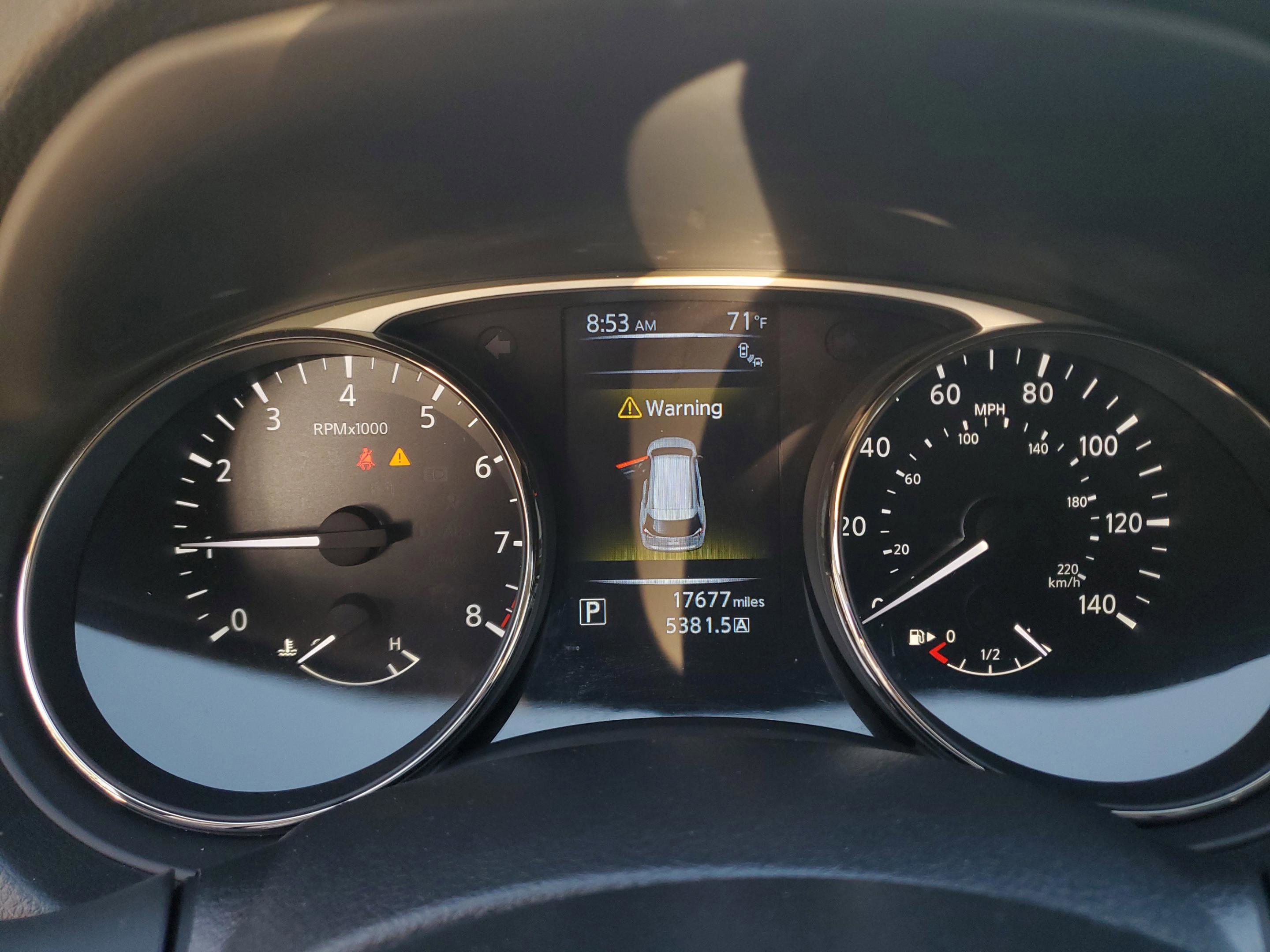 Used 2016 Nissan Rogue SV w/ SV Premium Package image 32