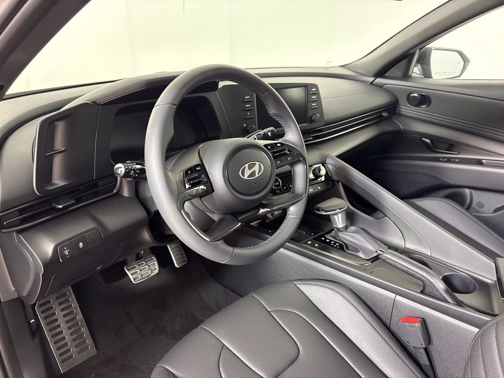 New 2026 Hyundai Elantra SEL Sport FWD image 16