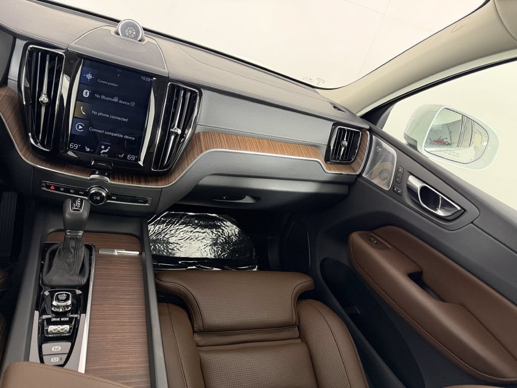 Used 2019 Volvo XC60 T6 Inscription AWD/4WD image 16