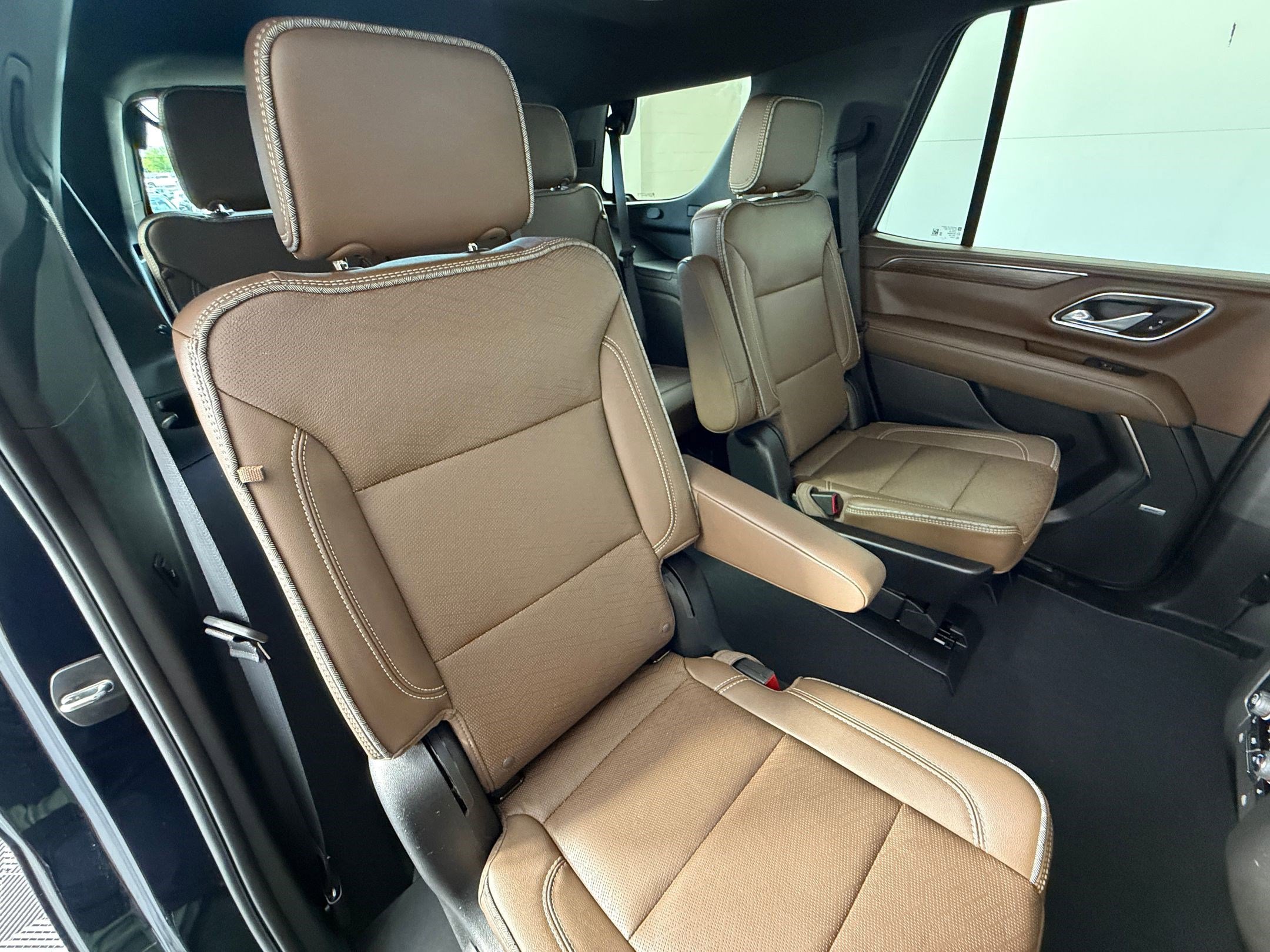 Used 2023 Chevrolet Tahoe High Country RWD image 34