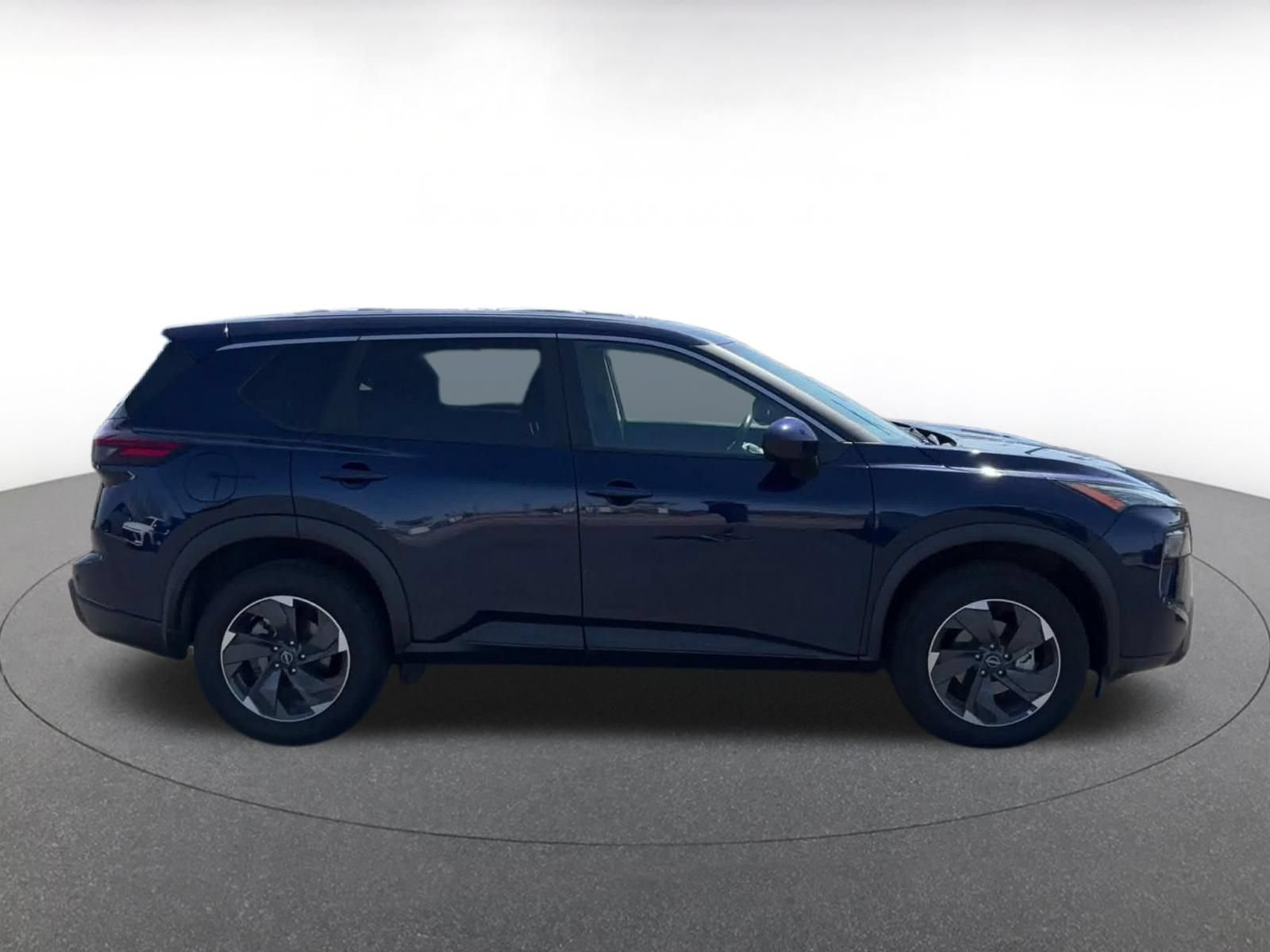 Used 2025 Nissan Rogue SV AWD/4WD image 15