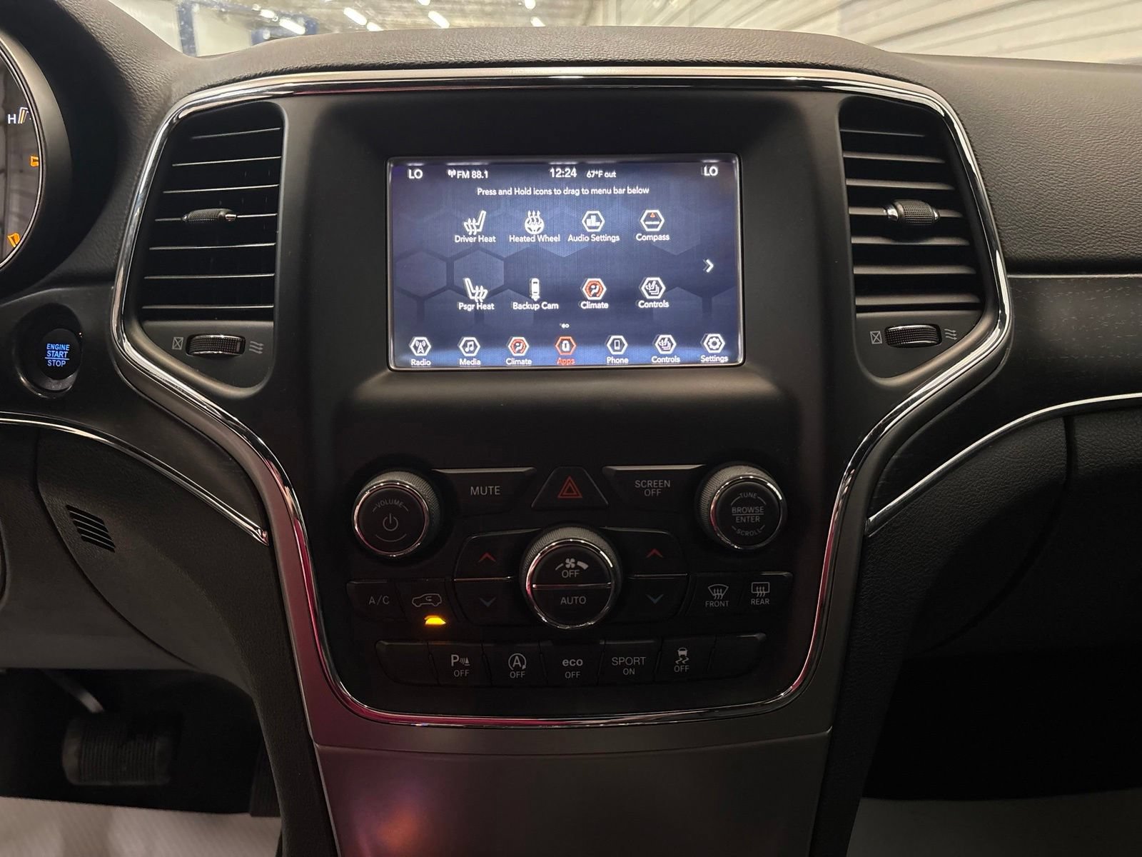 Used 2018 Jeep Grand Cherokee Limited AWD/4WD image 18