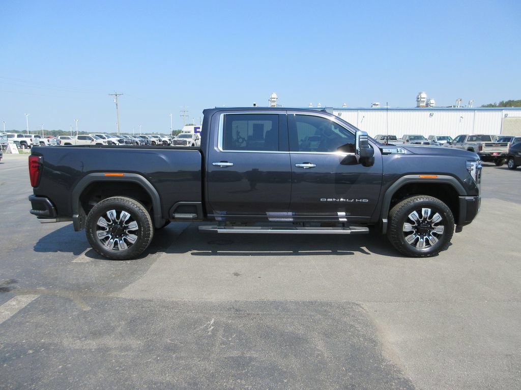 Certified 2025 GMC Sierra 2500 Denali w/ Denali Reserve Package AWD/4WD image 5