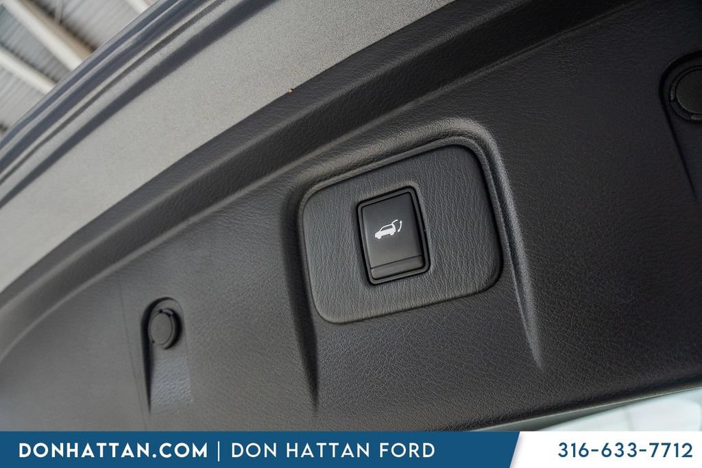 Used 2020 Nissan Murano Platinum w/ Cargo Package FWD image 32