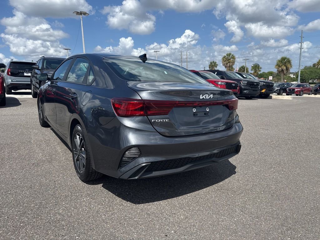 Used 2024 Kia Forte LXS image 3