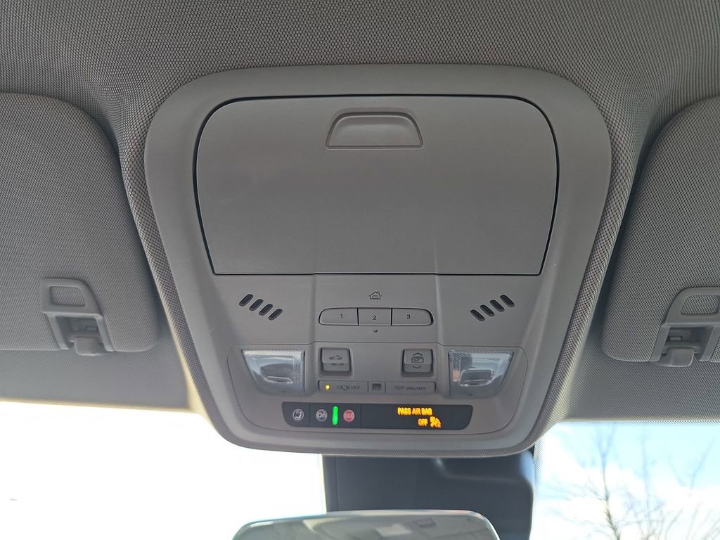 Used 2021 Cadillac XT4 Luxury w/ Cold Weather Package image 20