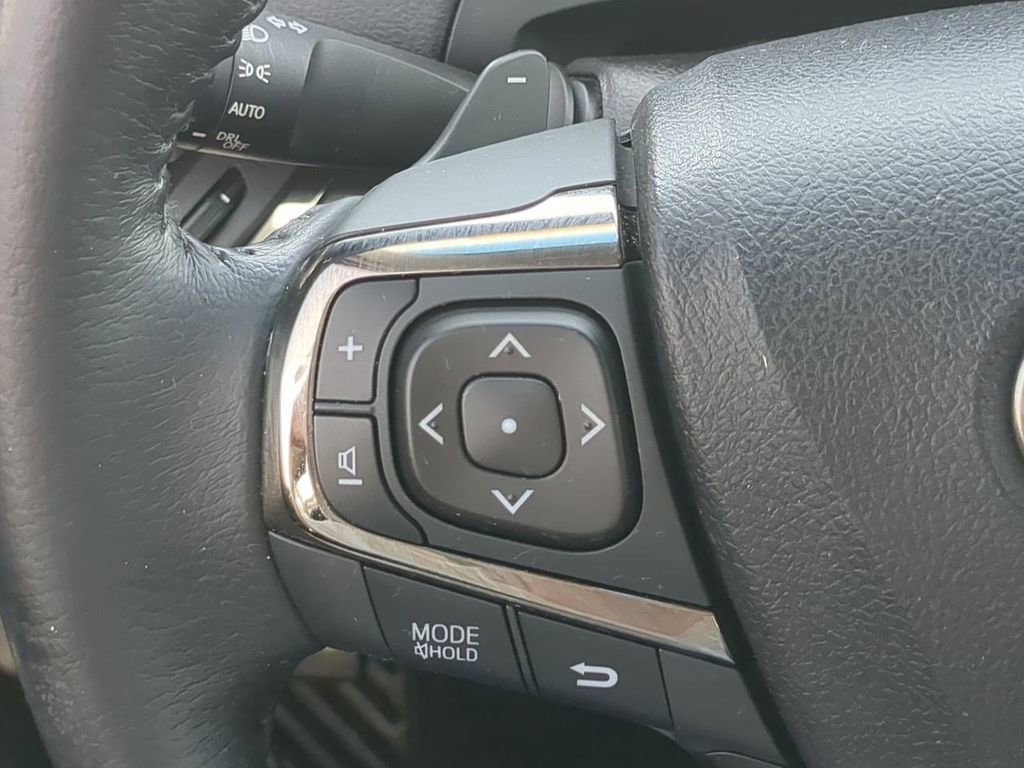 Used 2018 Toyota Avalon XLE w/ Protection Package image 25