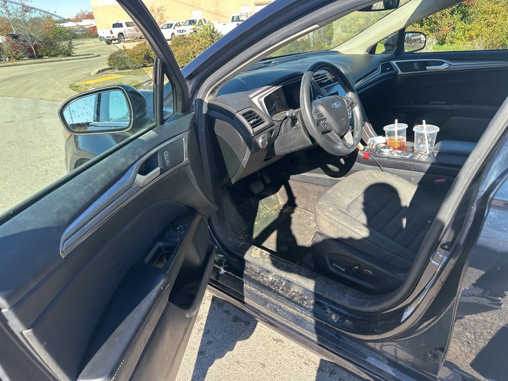 Used 2020 Ford Fusion SE image 8