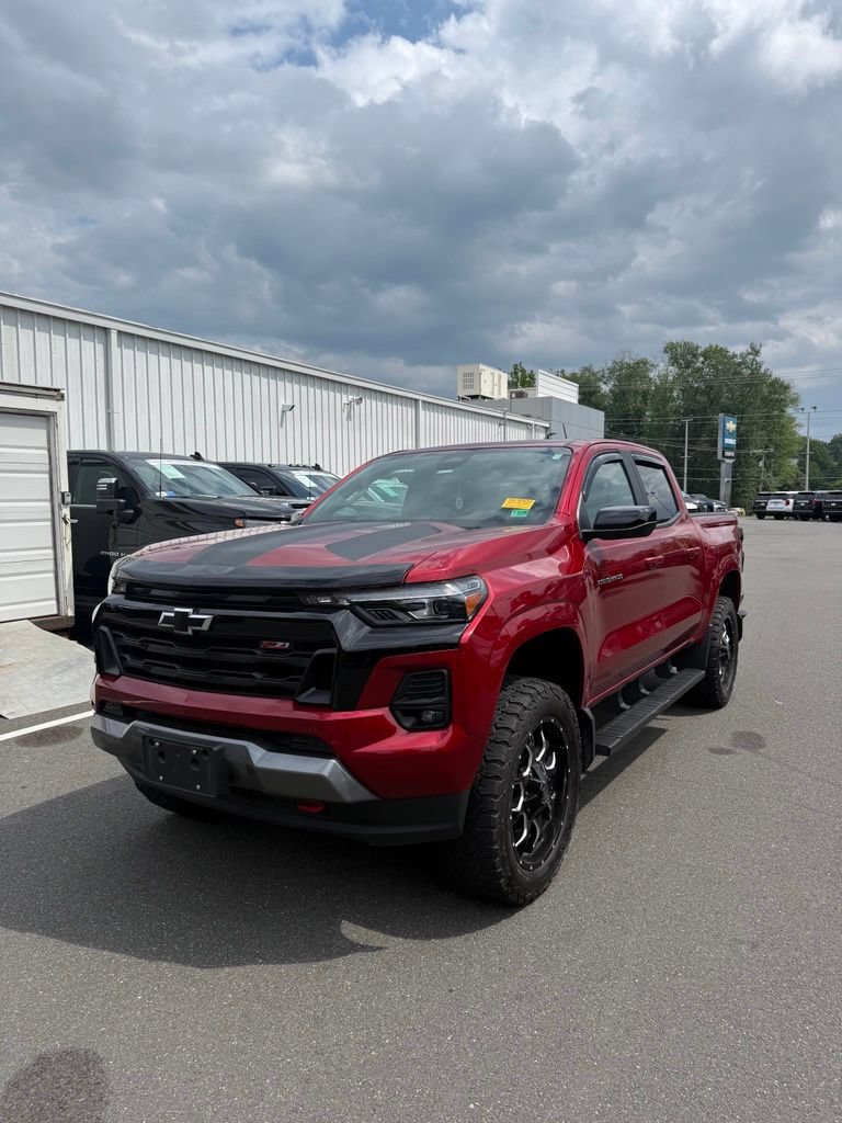 Used 2023 Chevrolet Colorado Z71 w/ Z71 Convenience Package 2 AWD/4WD image 4