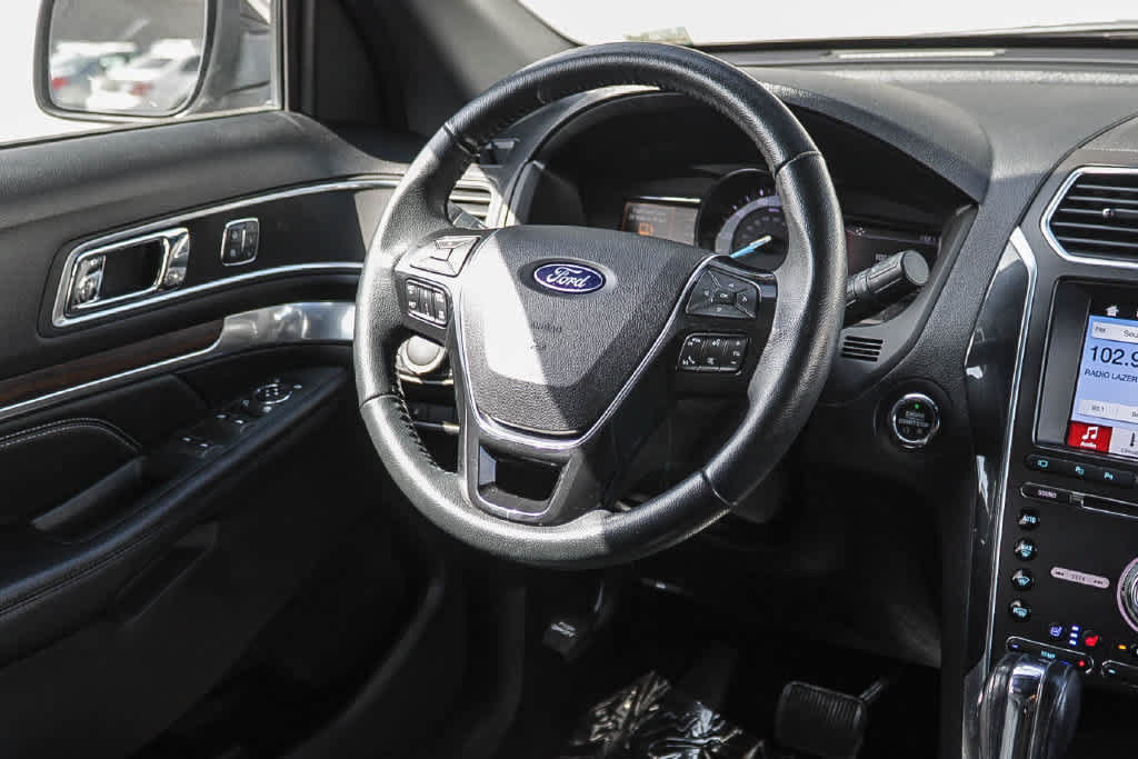 Used 2018 Ford Explorer Limited w/ Equipment Group 301A FWD image 15