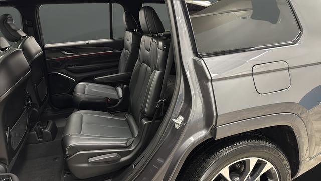 Used 2024 Jeep Grand Cherokee L Overland w/ Luxury Tech Group IV image 24