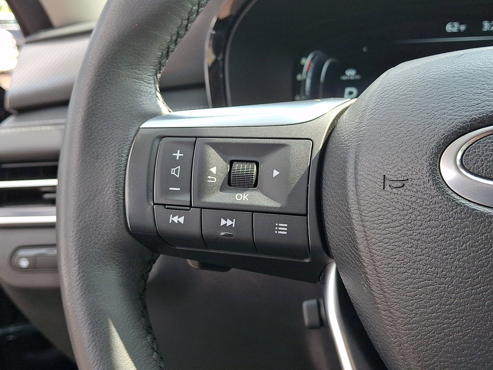 Certified 2024 INFINITI QX60 Luxe w/ Vision Package image 22