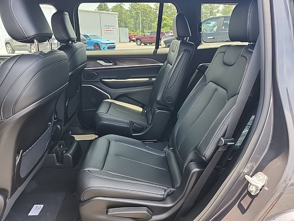 New 2026 Jeep Grand Cherokee L Limited AWD/4WD image 21