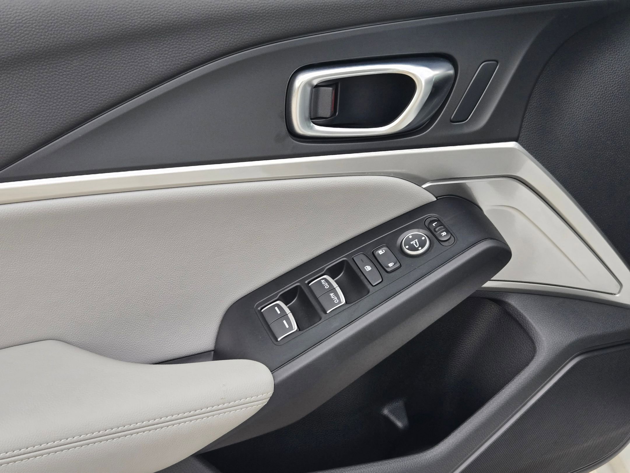 Used 2025 Acura Integra image 11