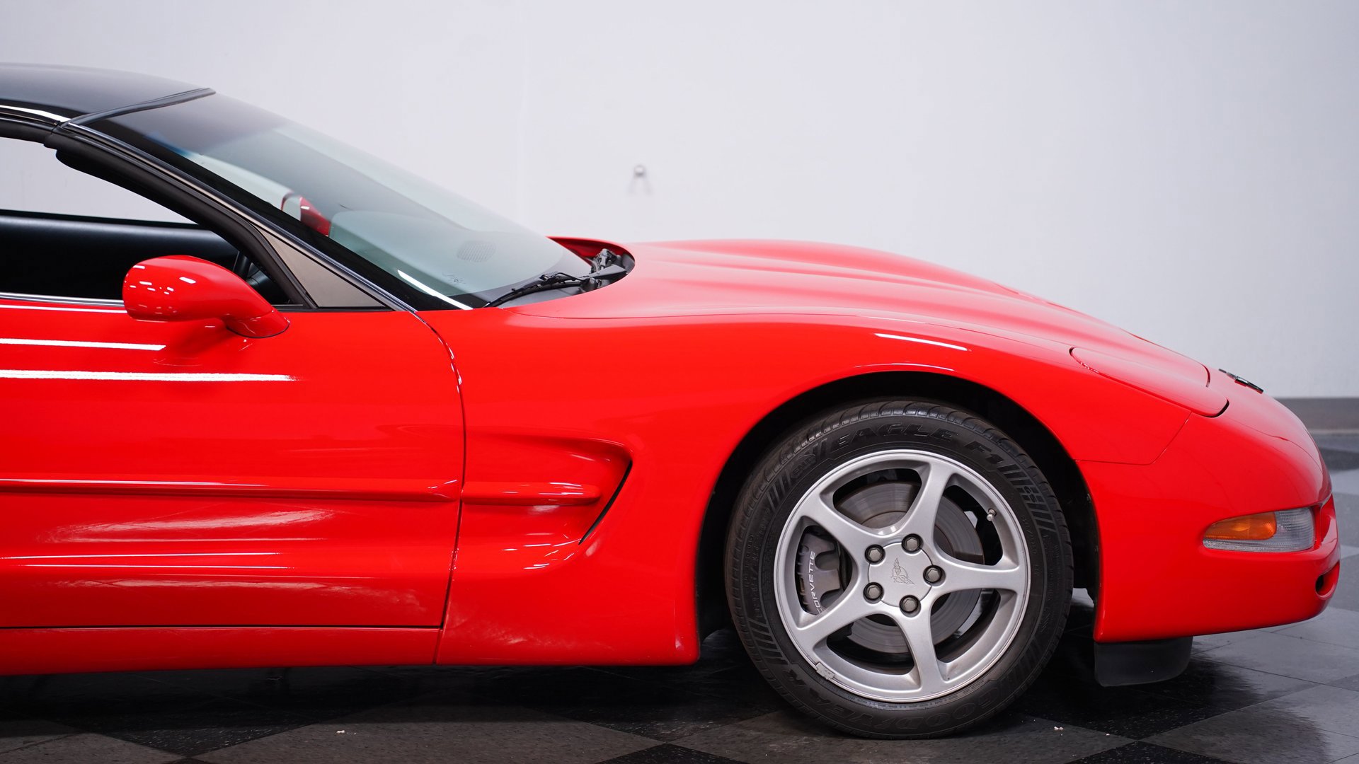 Used 2000 Chevrolet Corvette Coupe w/ Memory Pkg image 27