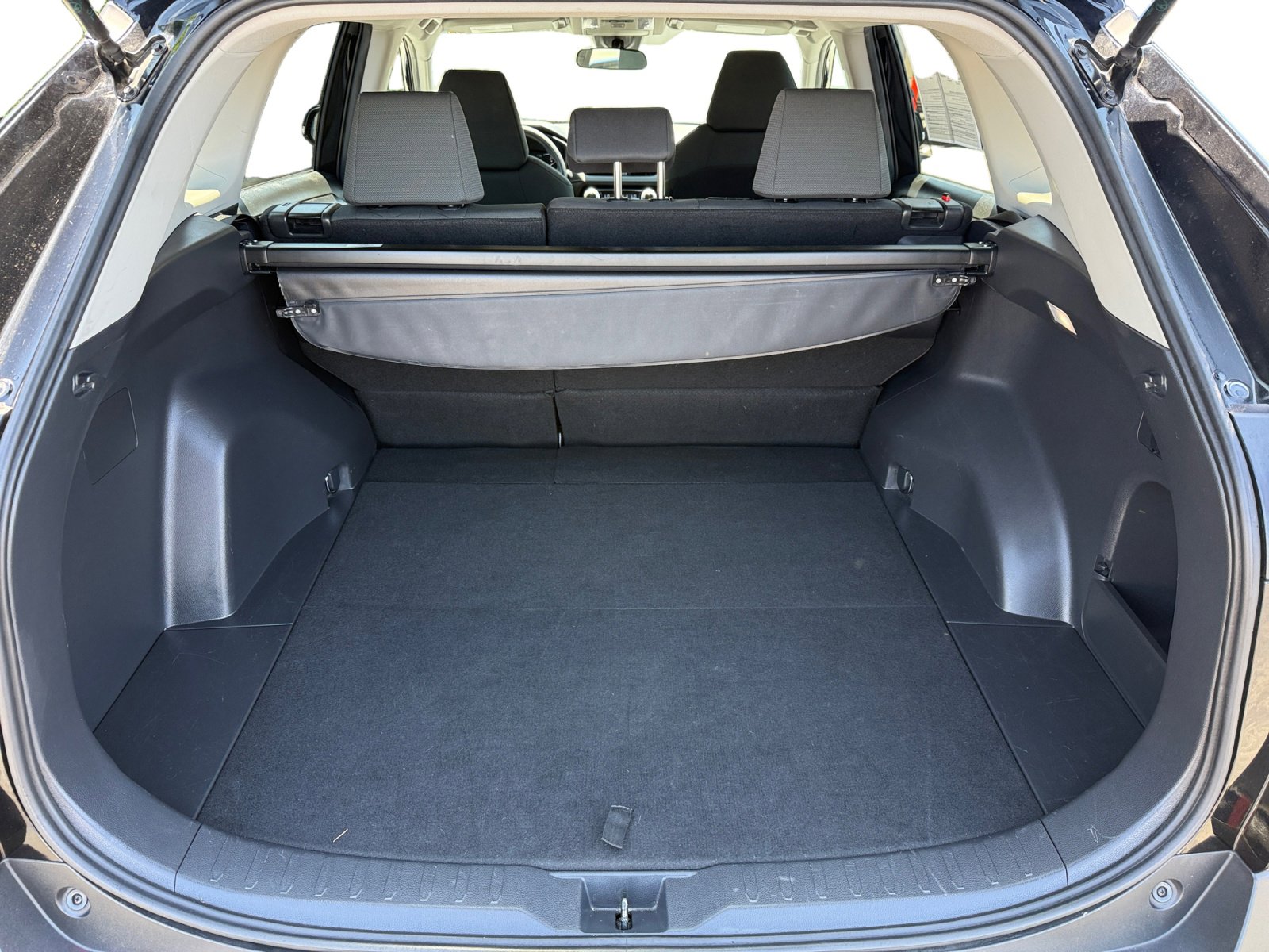 Used 2024 Toyota RAV4 XLE FWD image 17