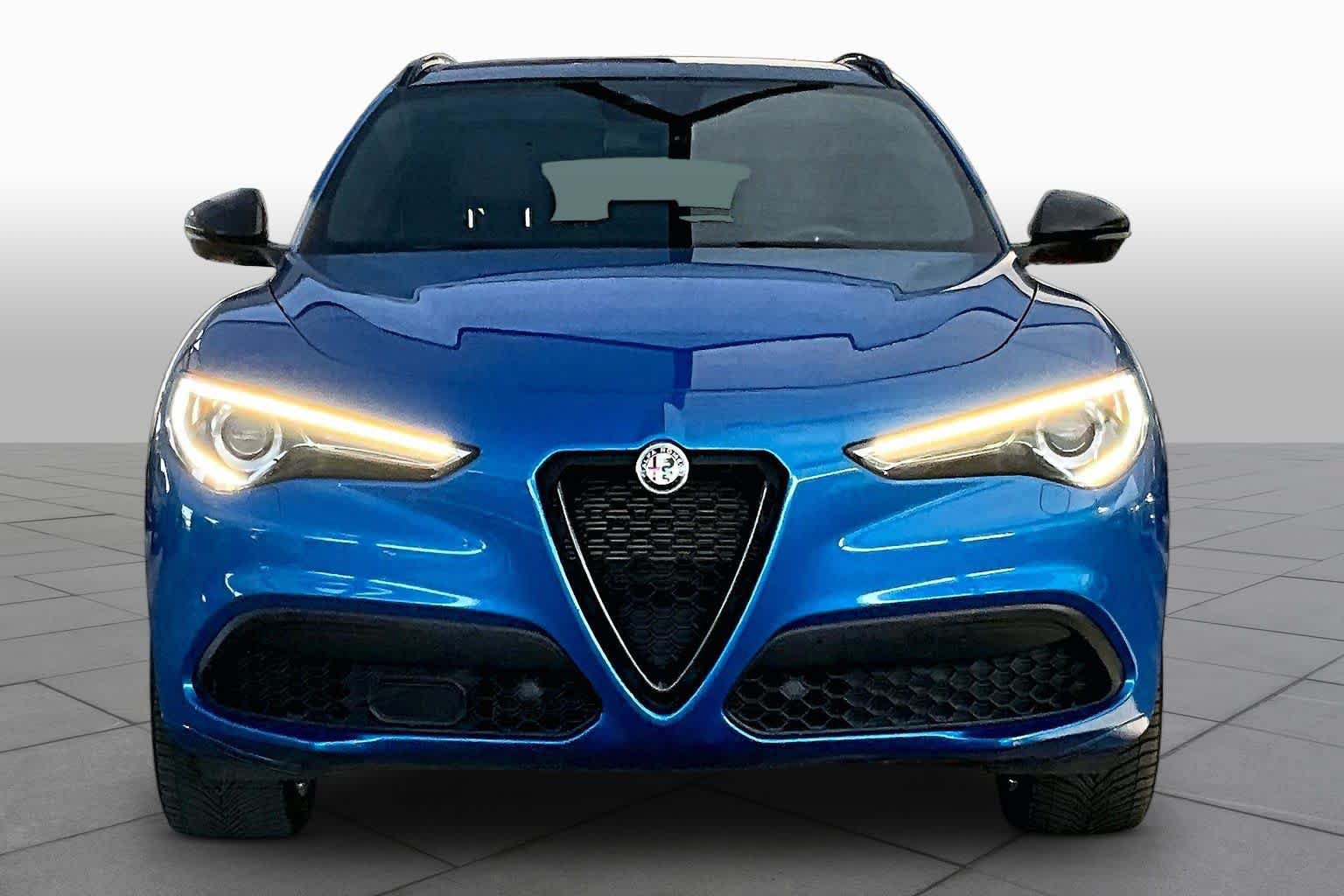 Used 2022 Alfa Romeo Stelvio Veloce AWD/4WD image 4