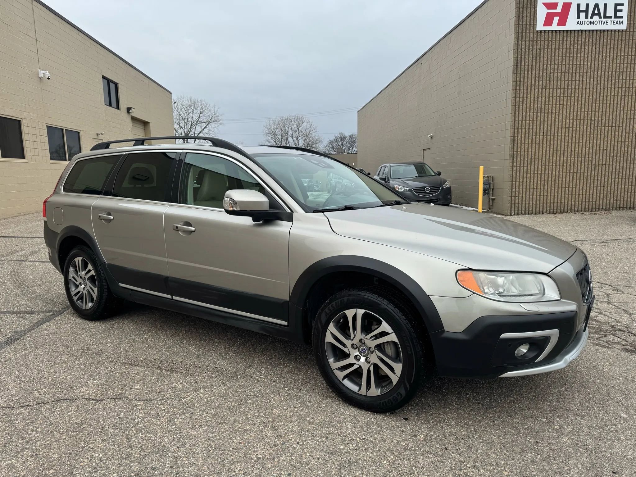 Used 2015 Volvo XC70 T5 Platinum image 12
