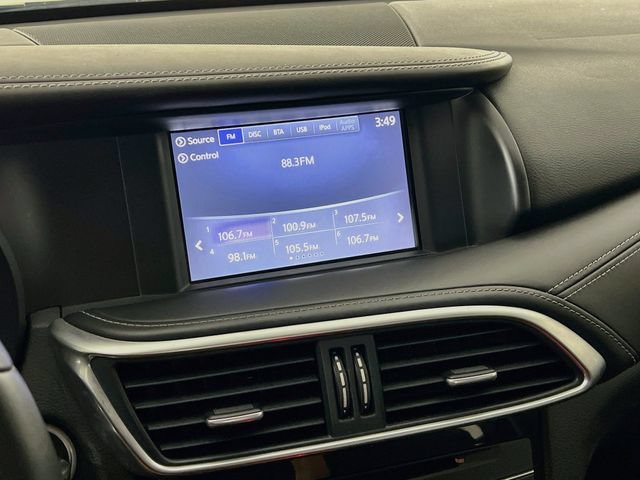 Used 2017 INFINITI QX30 Premium w/ Navigation Package FWD image 16