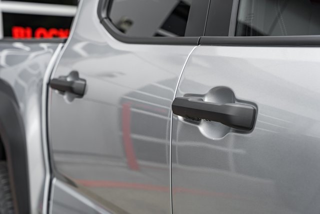 New 2025 Toyota Tacoma TRD Off-Road image 17