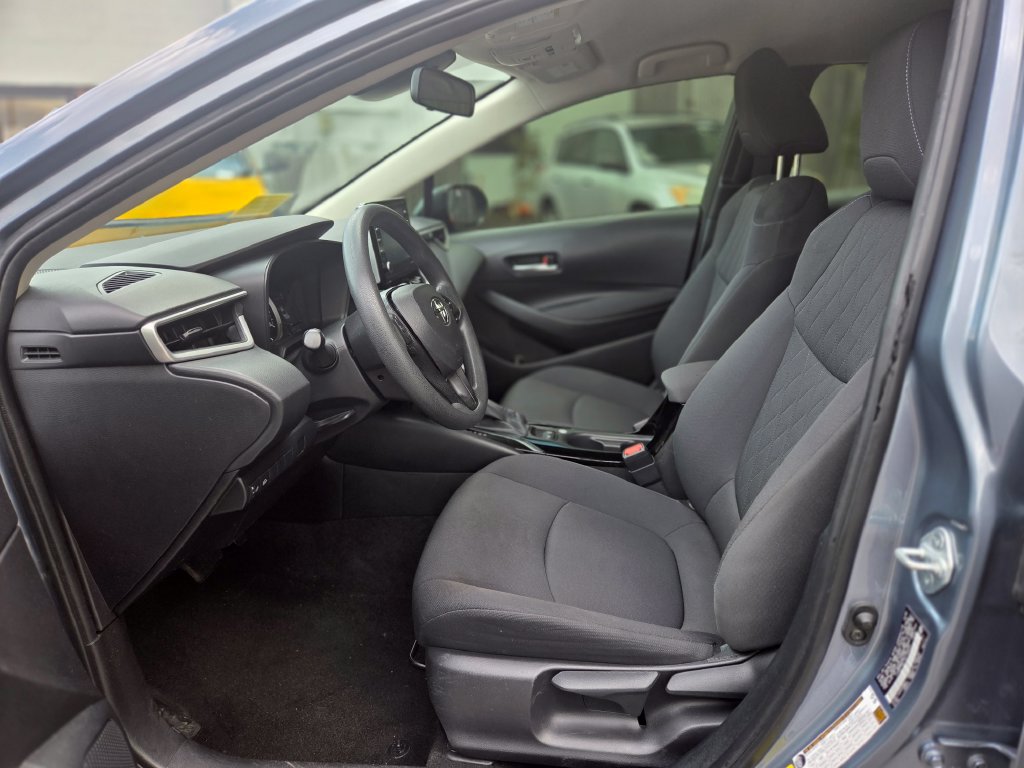 Used 2021 Toyota Corolla LE w/ Carpet Mat Package (TMS) FWD image 17