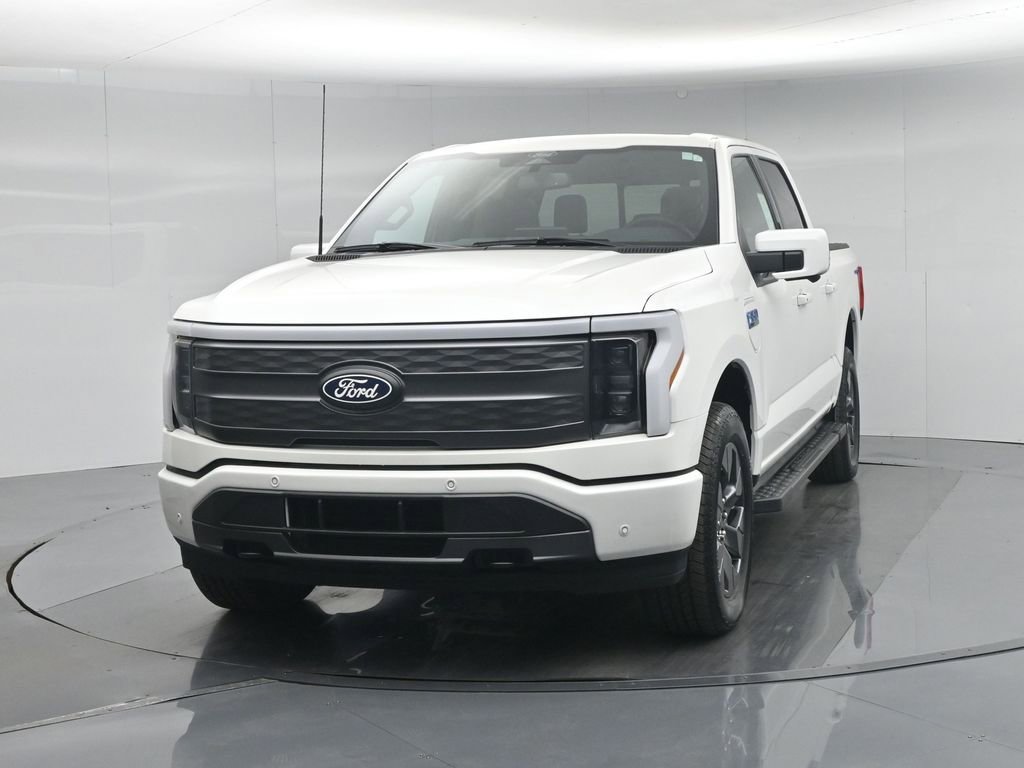 New 2025 Ford F150 Lightning Lariat w/ Max Trailer Tow Package image 52