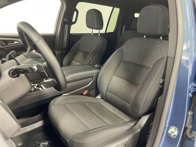 Used 2025 Chevrolet Traverse LT image 11