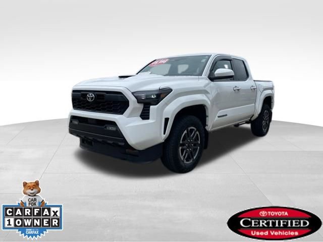Certified 2025 Toyota Tacoma TRD Sport image 1