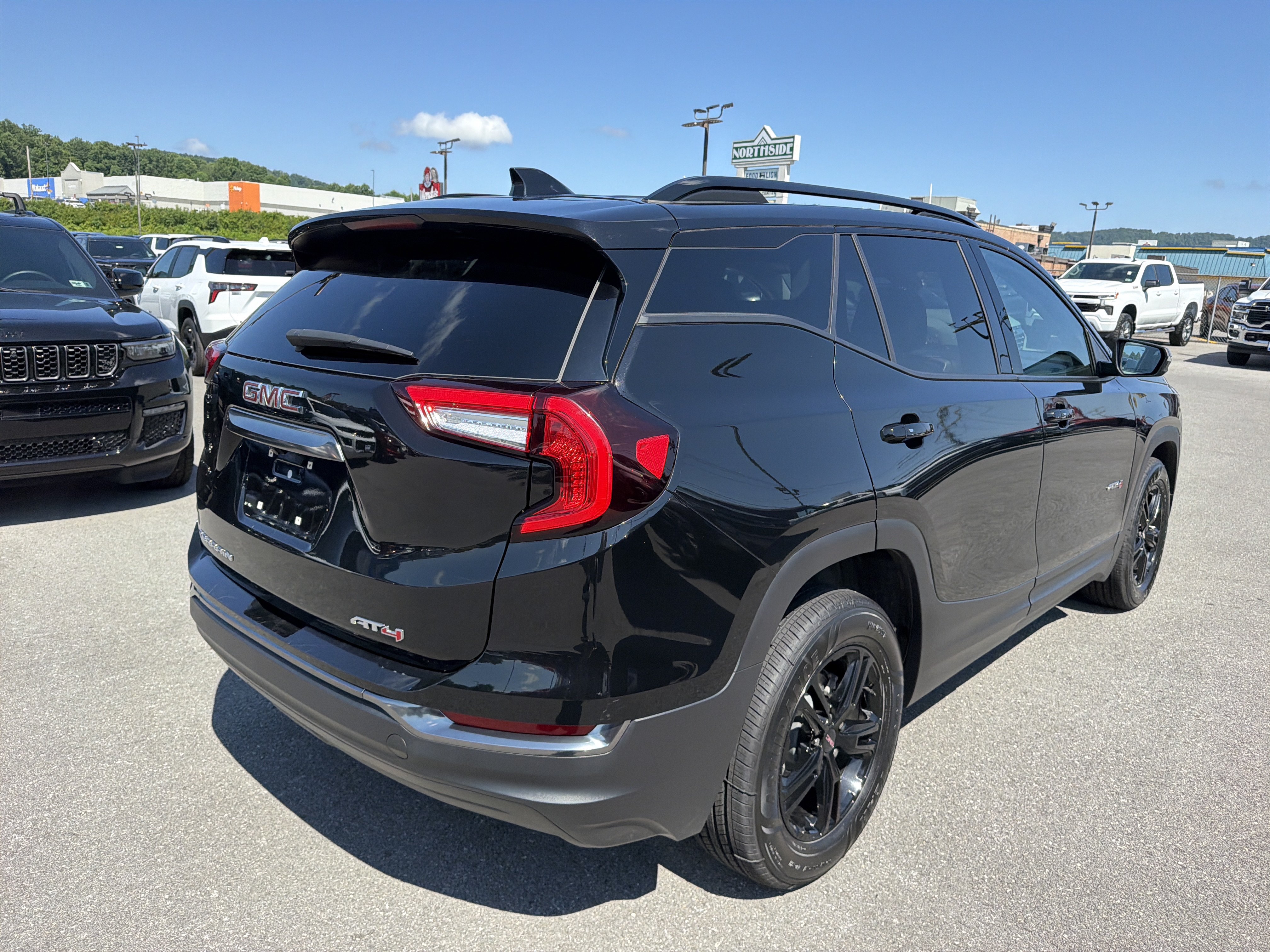 Used 2023 GMC Terrain AT4 AWD/4WD image 6