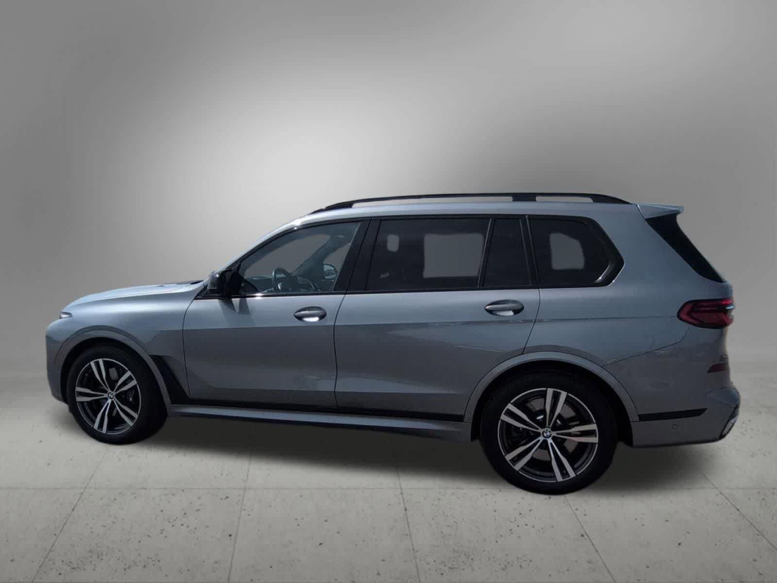 Used 2024 BMW X7 M60i AWD/4WD image 3
