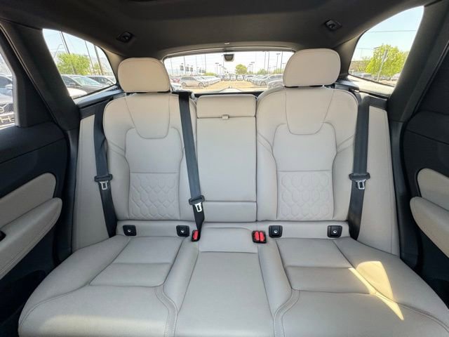 New 2026 Volvo XC60 B5 Plus w/ Climate Package image 19