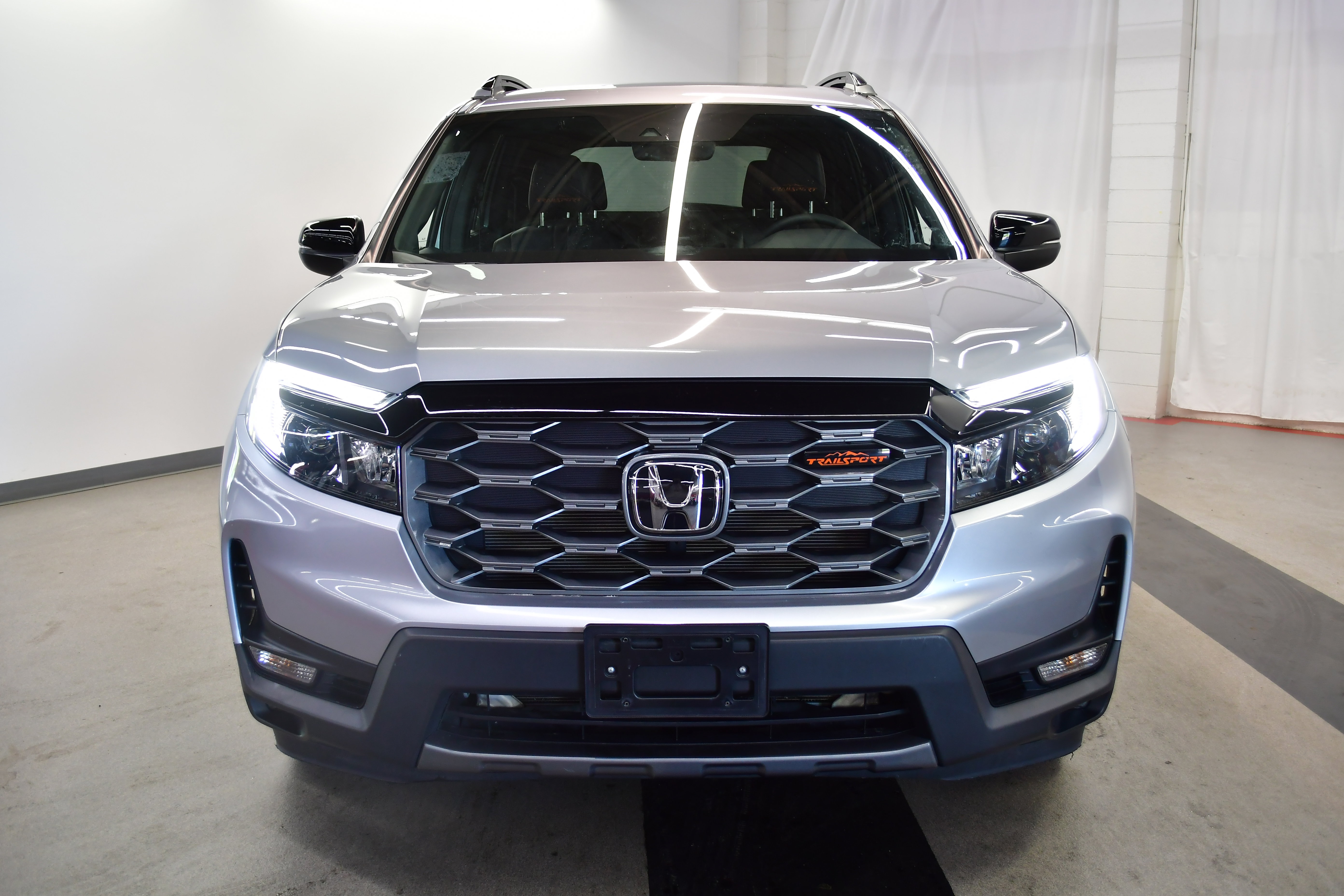 Used 2023 Honda Passport TrailSport image 3