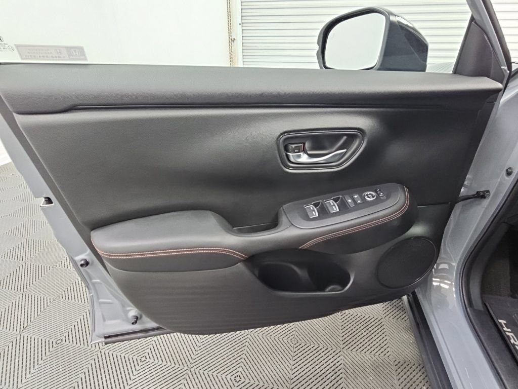 Used 2023 Honda HR-V Sport image 27