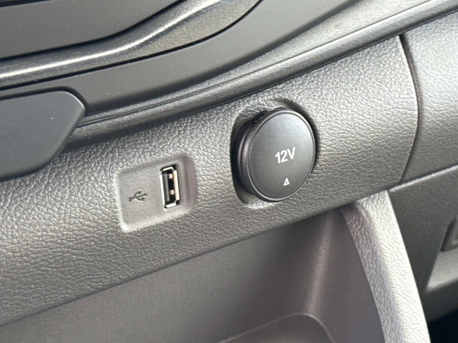 New 2026 Ford Transit 250 148 Medium Roof w/ Load Area Protection Package image 17