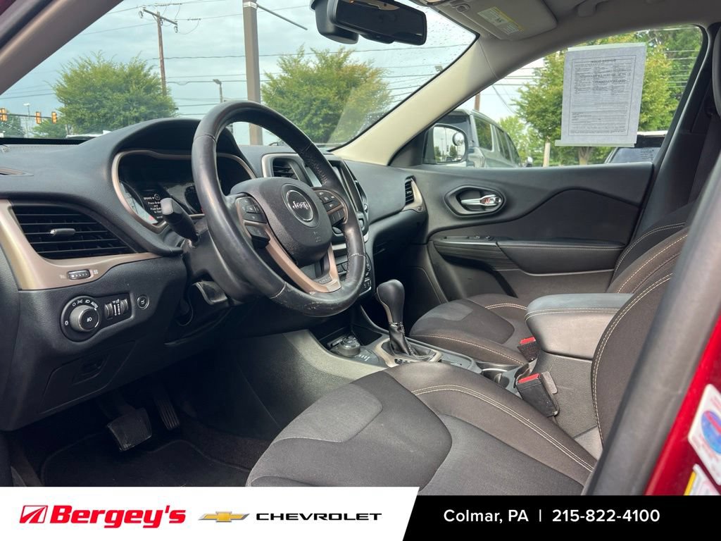 Used 2016 Jeep Cherokee Latitude w/ Comfort/Convenience Group AWD/4WD image 9