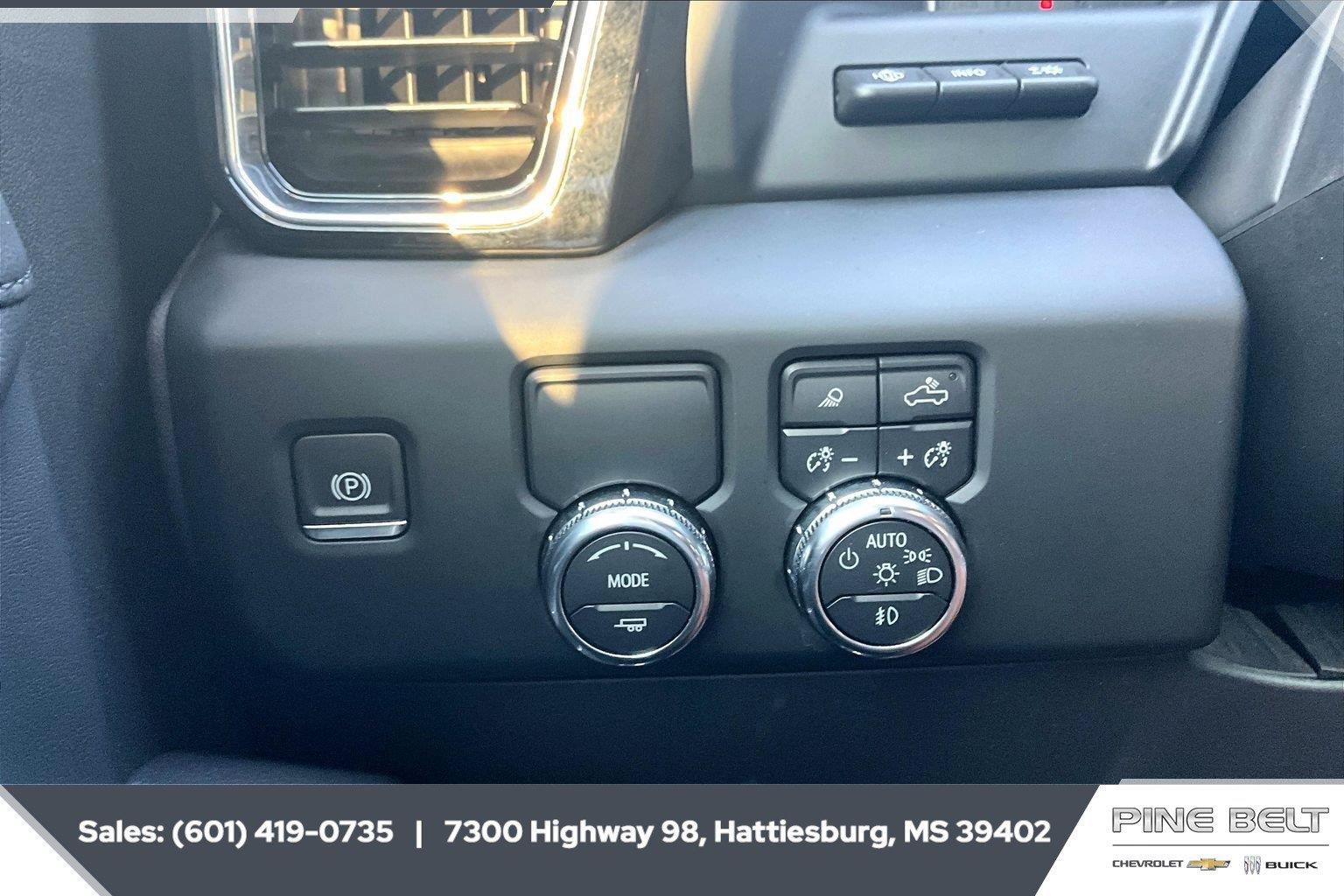 Used 2023 GMC Sierra 1500 Denali w/ Denali Reserve Package RWD image 23