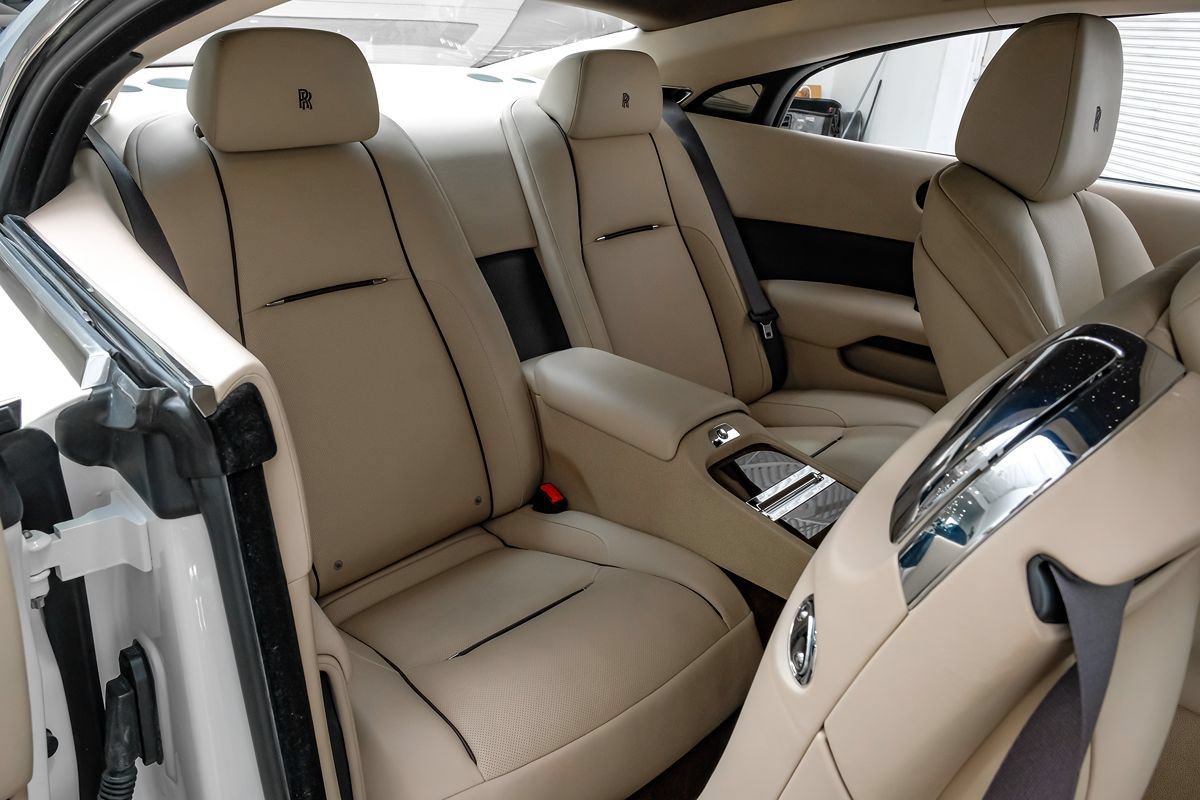 Used 2016 Rolls-Royce Wraith RWD image 27