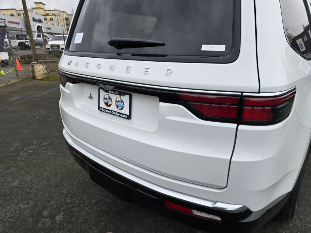 New 2025 Jeep Wagoneer Series II image 17